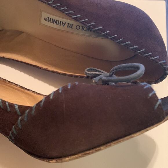 ▪️SOLD▪️Manolo Blahnik Chocolate Brown Suede -Peep TOE -Blue Lacing  39 1/2 M - Picture 15 of 15